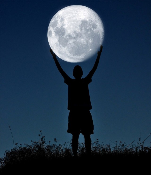 Porter la lune à bout de bras (Adrian Limani)