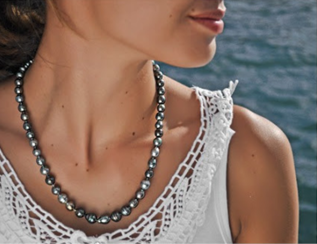 Contrepeterie collier chic